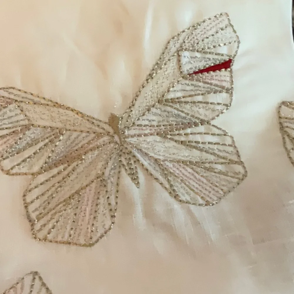 NWT KIM SEYBERT X BACCARAT WHITE LINEN DIAMANT BUTTERFLIES SET OF 2 NAPKINS